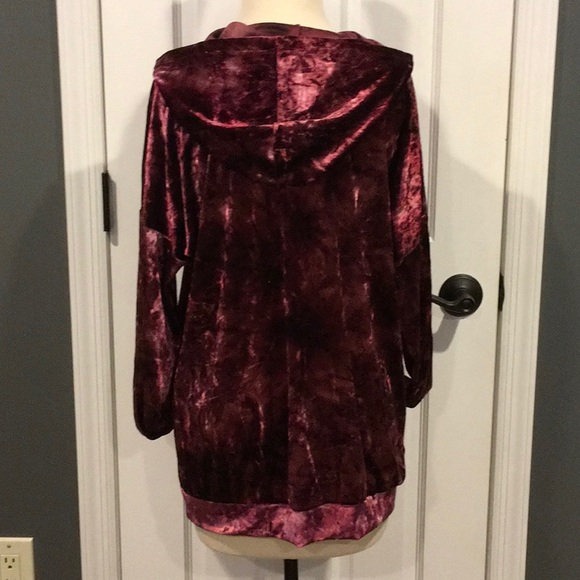 Luxe Berry Crushed Velvet Hoodie ❤️❤️❤️ - Picture 4 of 6